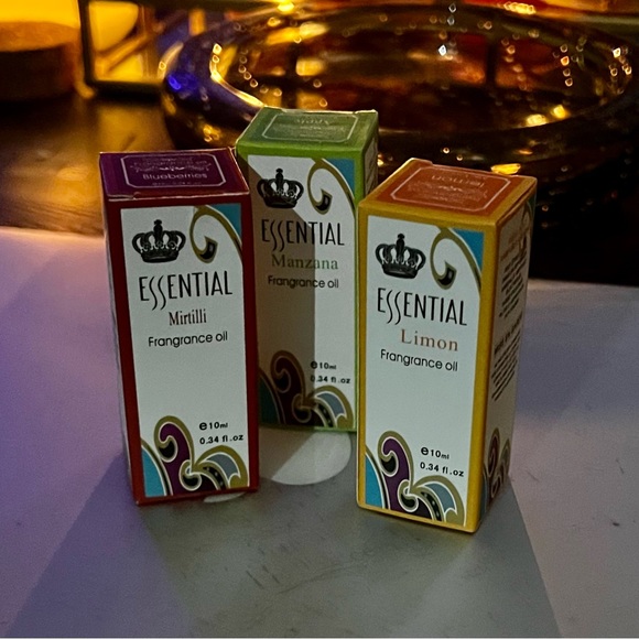 Fragrance oils by Essential, blueberries, apple & lemon scents 10 ml each NEW - Picture 2 of 2